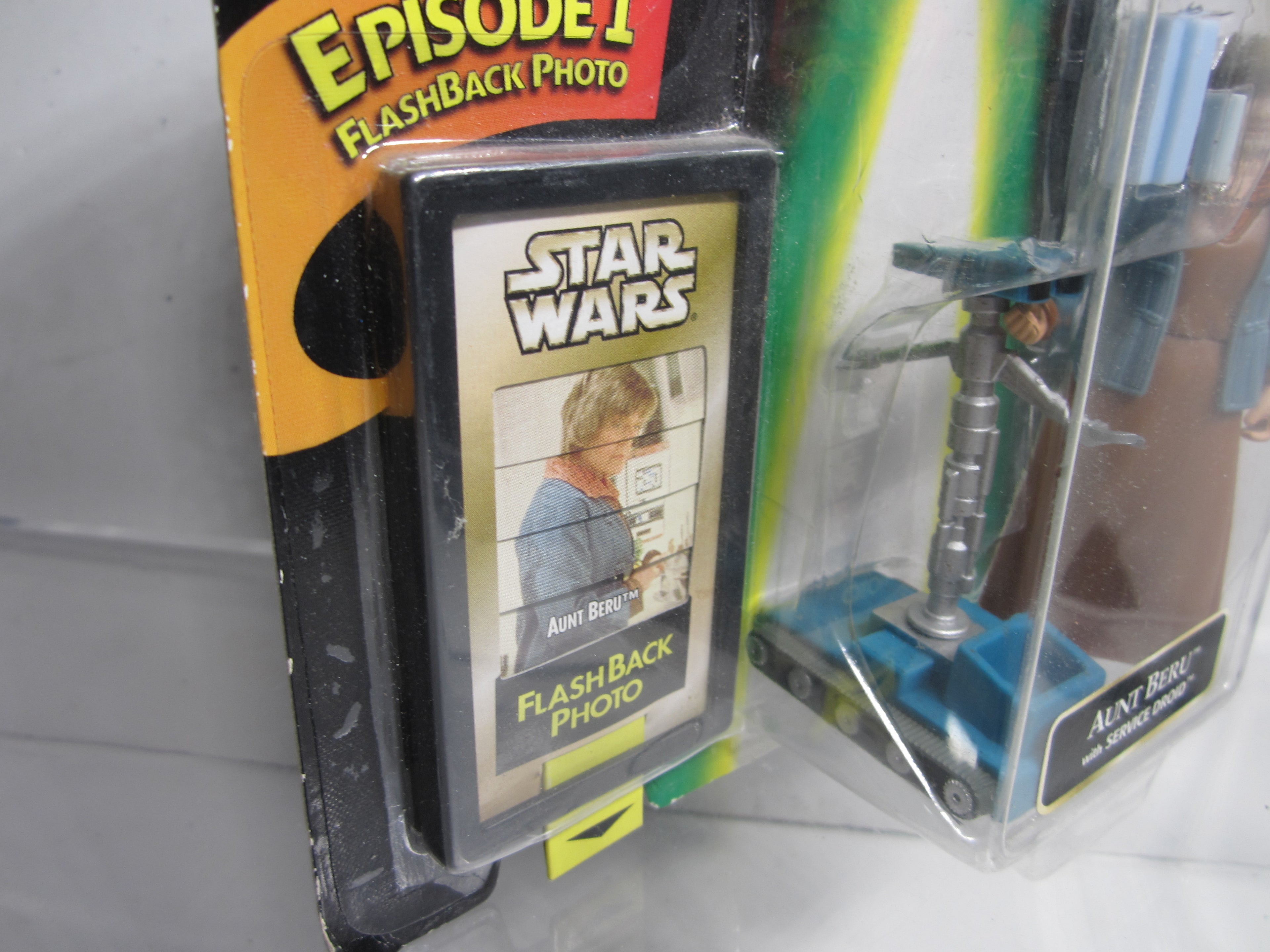 Star Wars Episode I Action Figure Aunt Beru With Droid